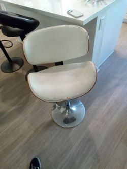 Free Bar Chair