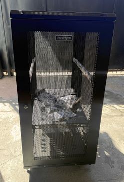 StarTech Server Rack Cabinet with Shelves, Rails & Key