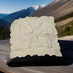 Vintage Ivory Linen With Lace 11.5” Sq Handkerchief