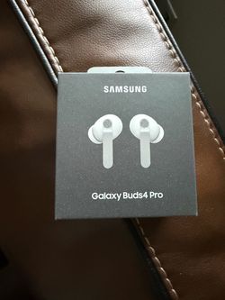 Brand New Samsung Galaxy Buds 4 Pro -White