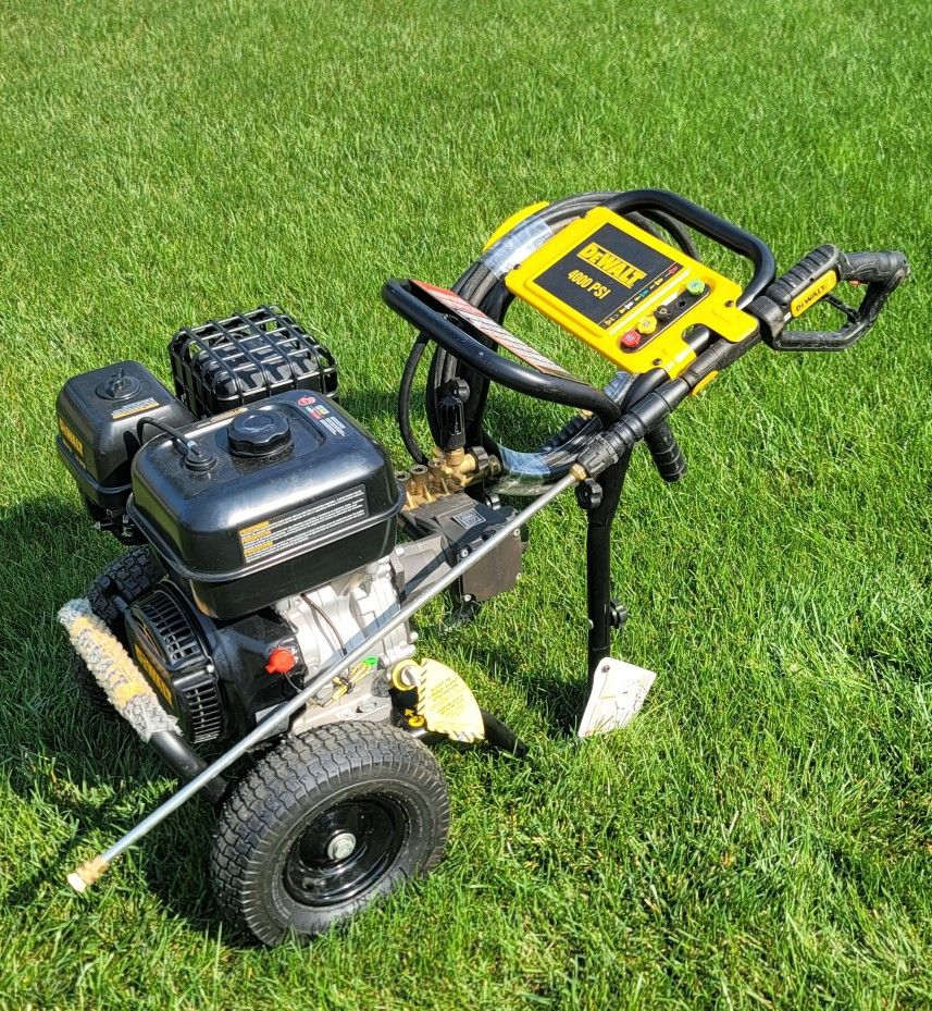 4000 PSI 3.5 GPM Cold Water Gas Pressure Washer with DeWalt 338cc Engine