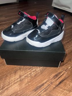Toddler shoes 6c