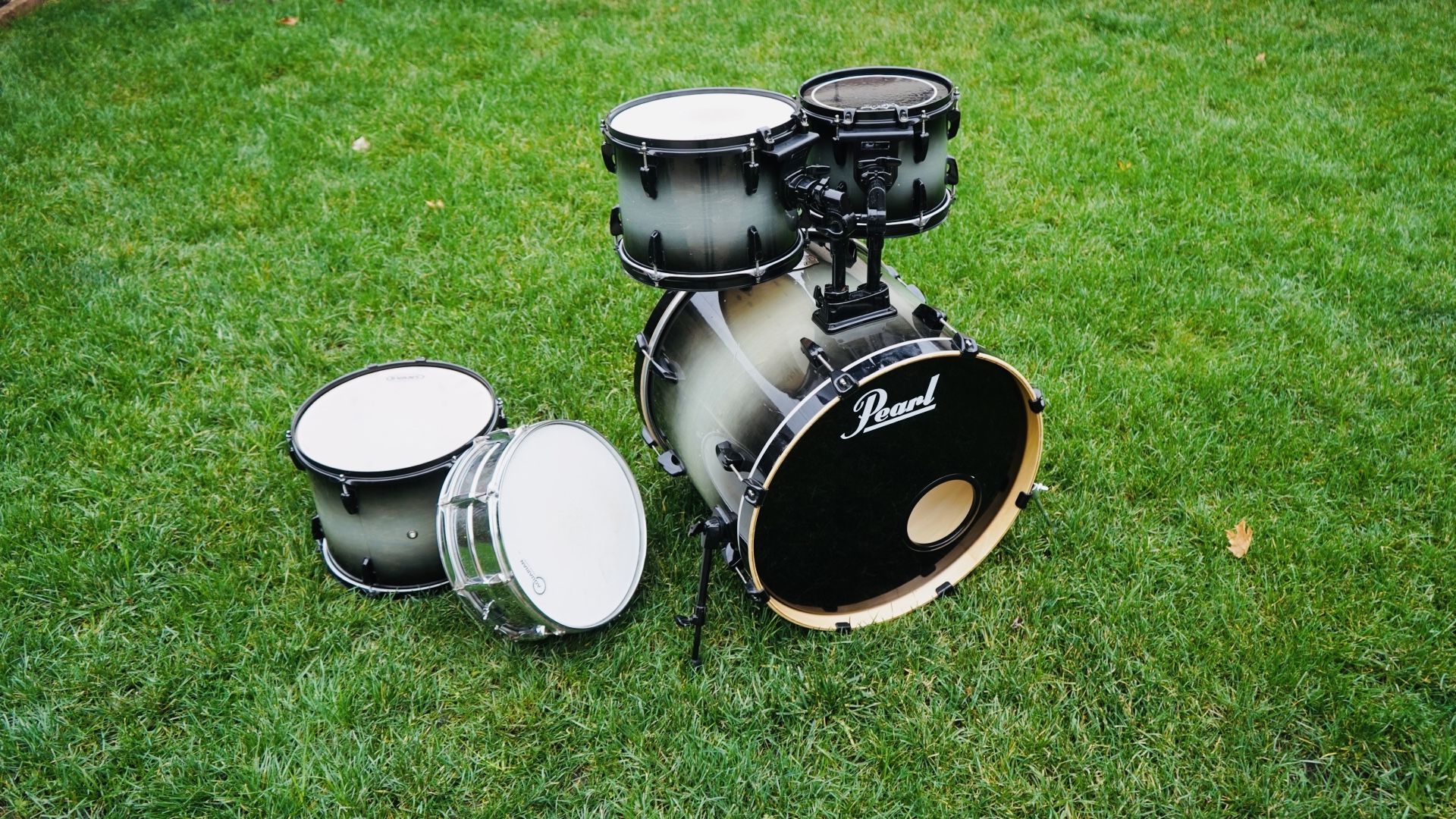 Pearl ELX Black Burst Drums
