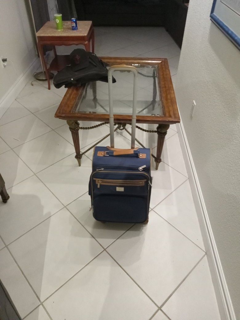 DVF STUDIO LUGGAGE BAG IN MINT CONDITION!!NEVER BEEN USED!!NEW..GREAT QUALITY LUXERY SUITCASE!!
