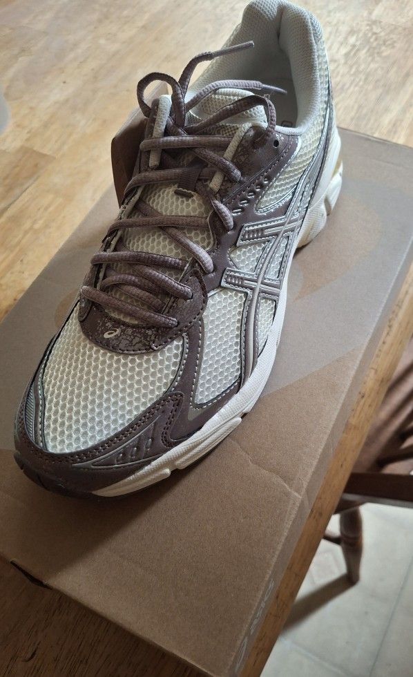 Brand New Asics Mens Size 10