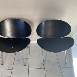 2 Chairs 