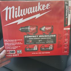 Milwuakee M-18 drill impact set