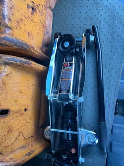 Floor jacks 12,500 Clovis
