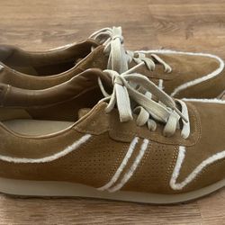 UGG Trigo Spill Seam Men’s Casual Sneakers.  Size 11.5