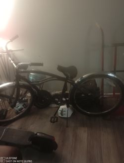 Beach Cruiser Black and Croom