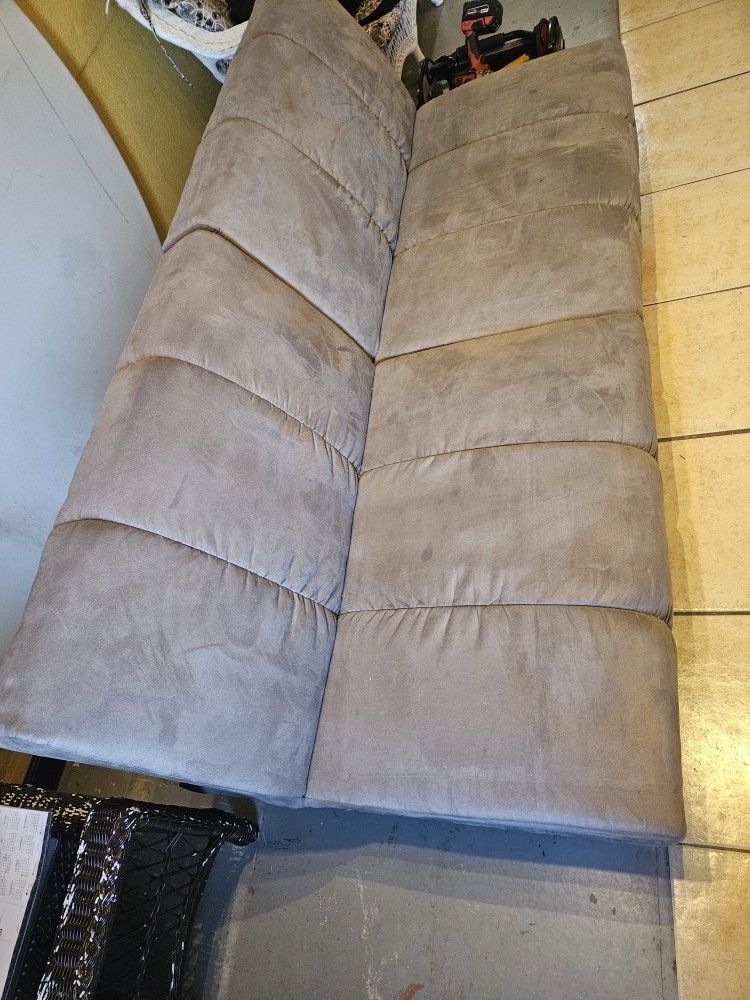 Futton Sofa 