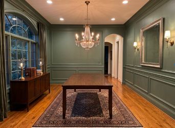 Dinning room table and 6 chairs