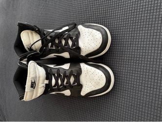 Size 11M — Nike Dunk High Retro Panda