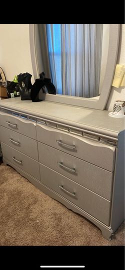 Ashely full bed set - move out