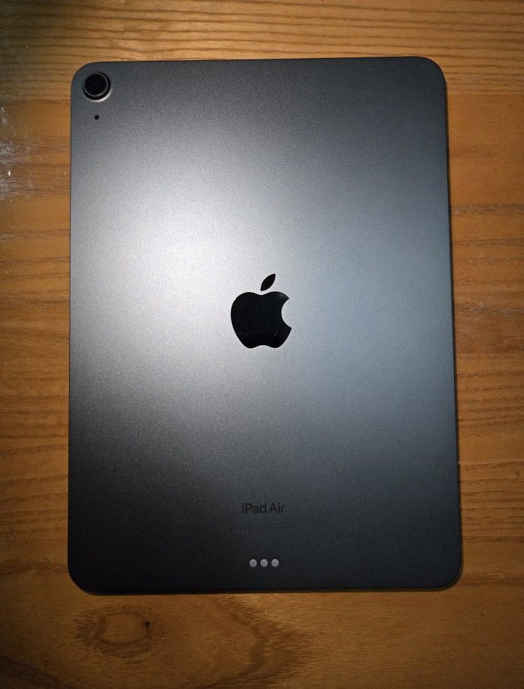 Apple iPad Air 5th Generation 64gb WiFi Space Gray  10.9 Inch