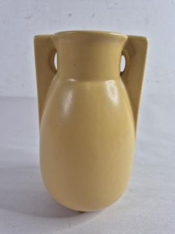 Stamped TECO Pottery Vase – 7″ Matte Glazed Yellow MID-CENTURY MODERN