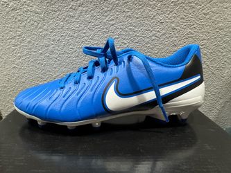 Nike Tiempo soccer cleats 7.5