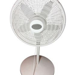 Lasko Performance Series Pedistal Fan Clean  
