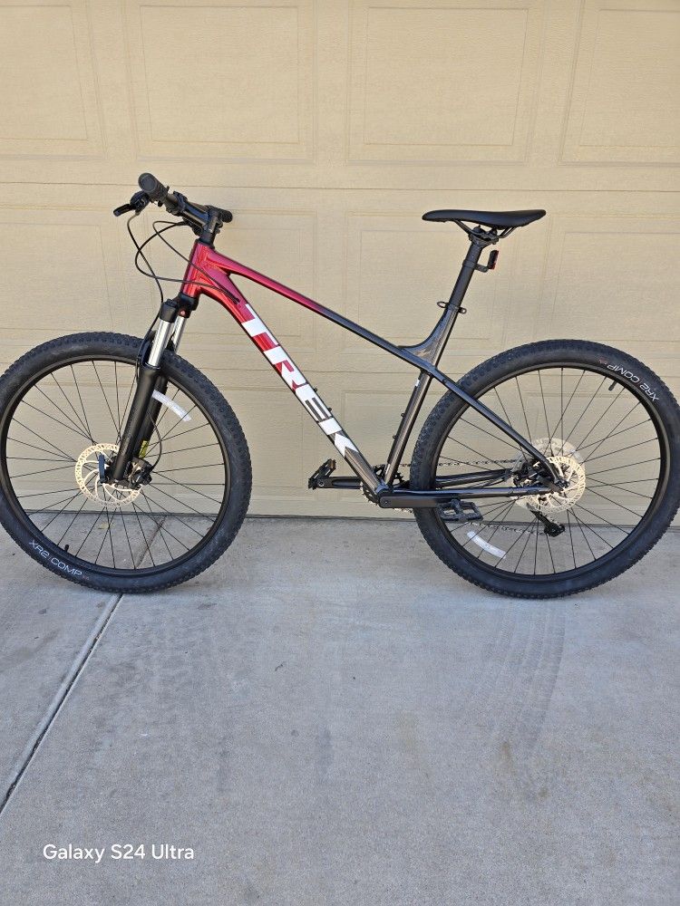 TREK MARLIN 6 MOUNTAIN BIKE, 29ER, 1X10 (XLARGE FRAME)
