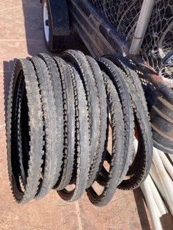 Gravel bicycle tires