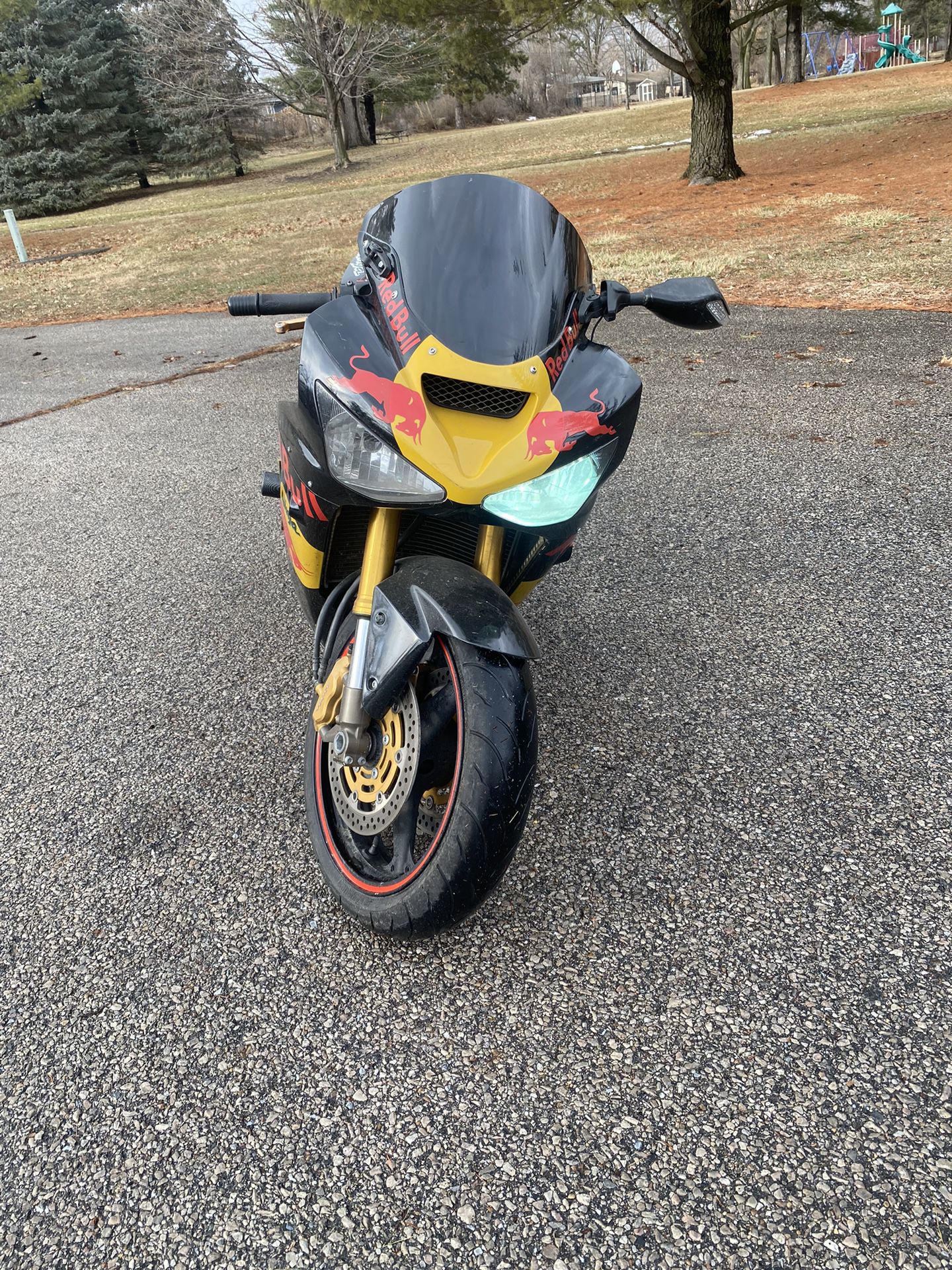 Kawasaki Ninja 636 Motorcycle With Helmet 