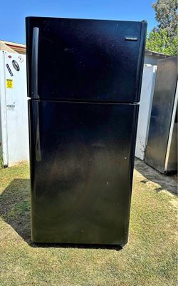 FRIGIDAIRE REFRIGERATOR