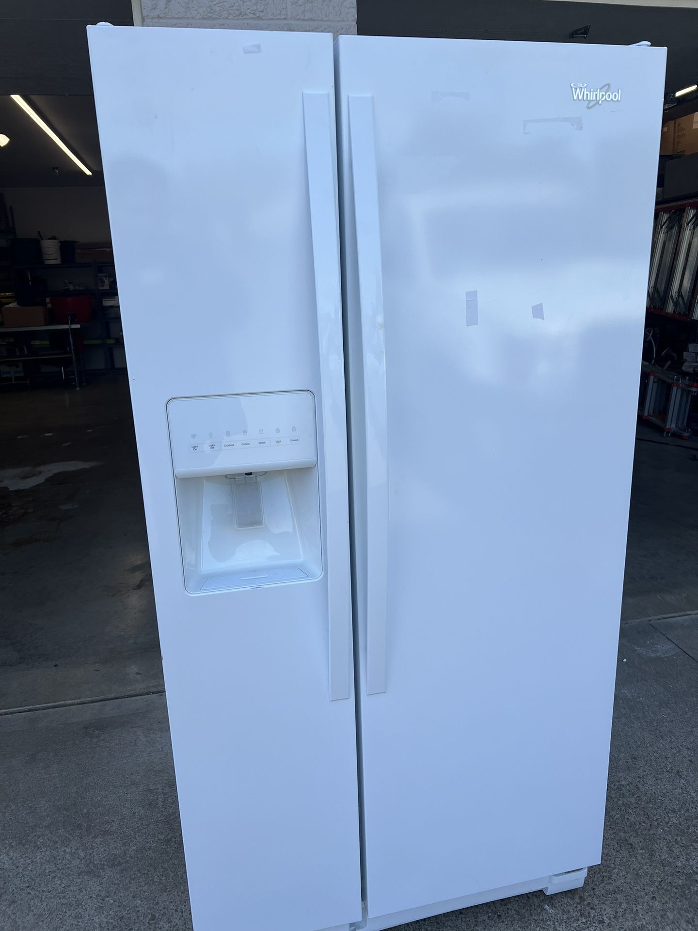 Refrigerator 