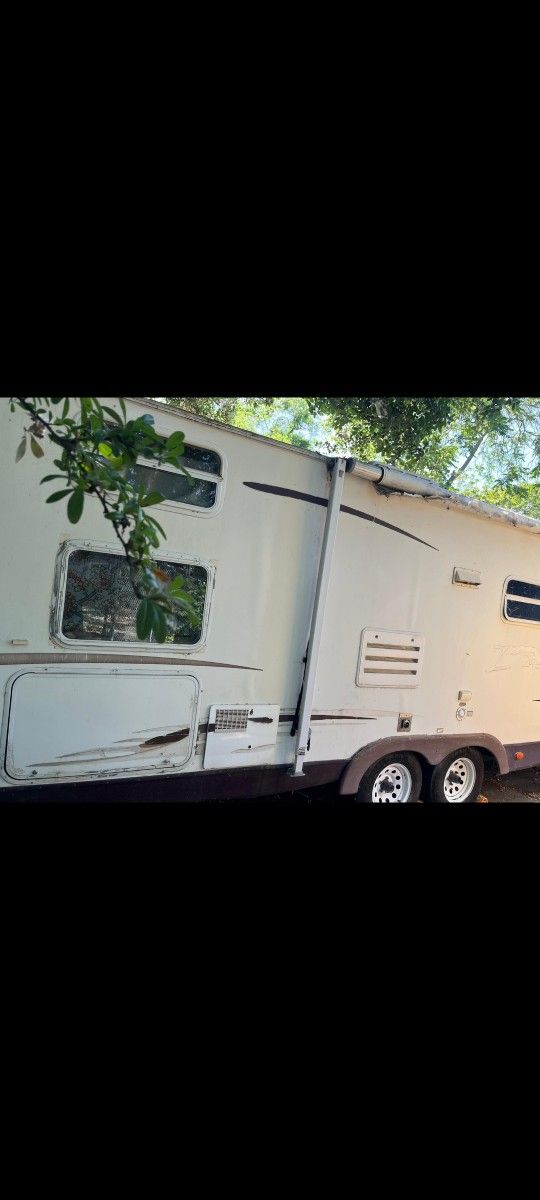 2005 Keystone RV Trailer