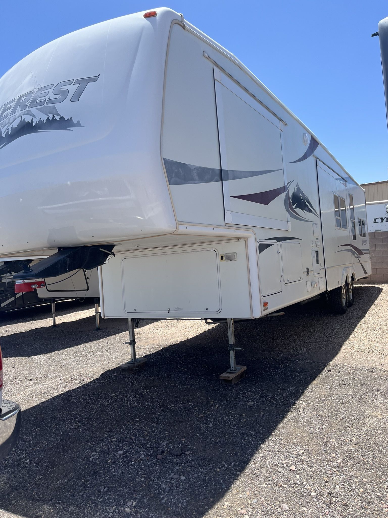 5th Wheel trailer