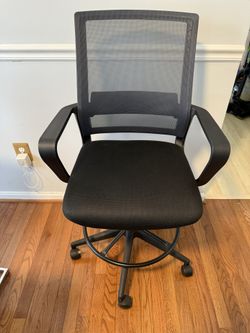 Desk Chair - Adjustable Height and Foot Rest
