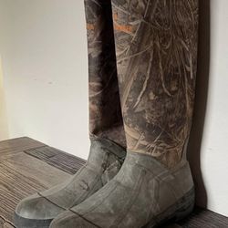 Game Winner Rubber Hunting Boots | Waterproof Camo Size 8 | Insulated & Durable 