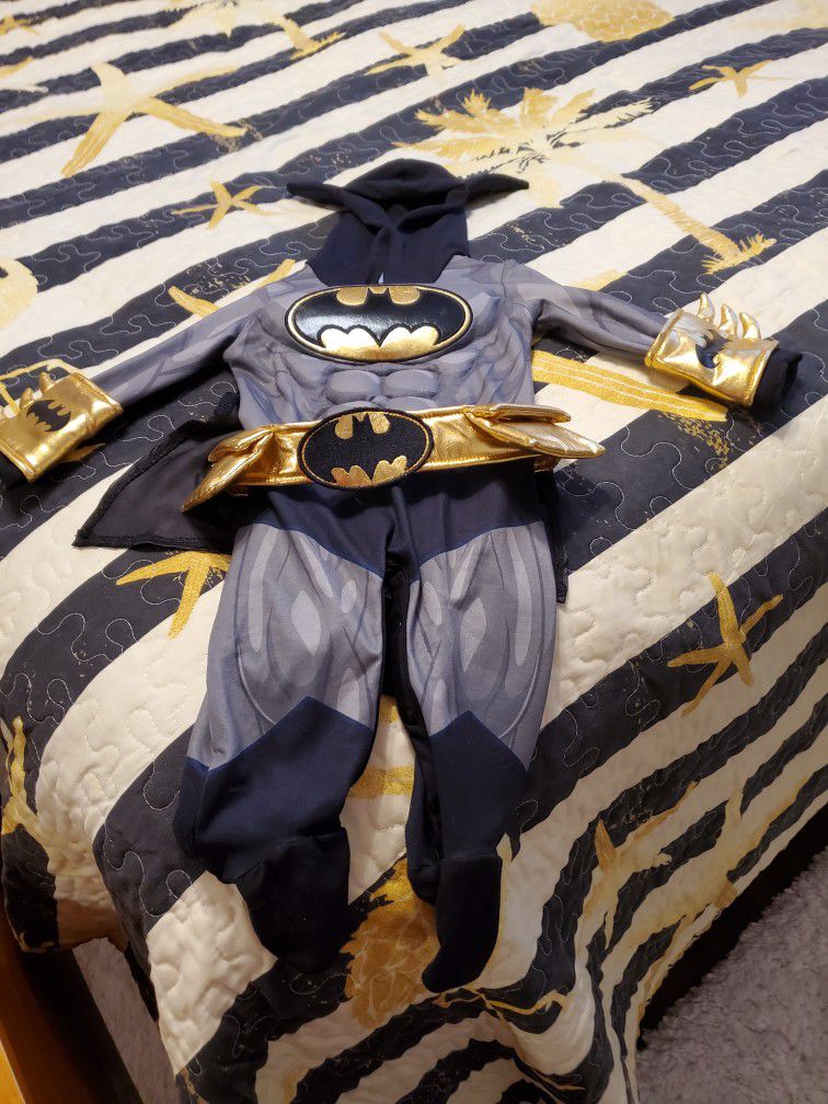 Batman Costume  0-6 Mos Glentle Used 1 time.