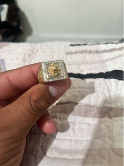 Gold ring 10 k gold diamonds lion face Versace