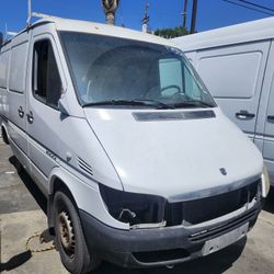 2002-2006 Dodge T1n Freightliner Mercedes Sprinter Part Out Fenders Doors Parts Comple Van