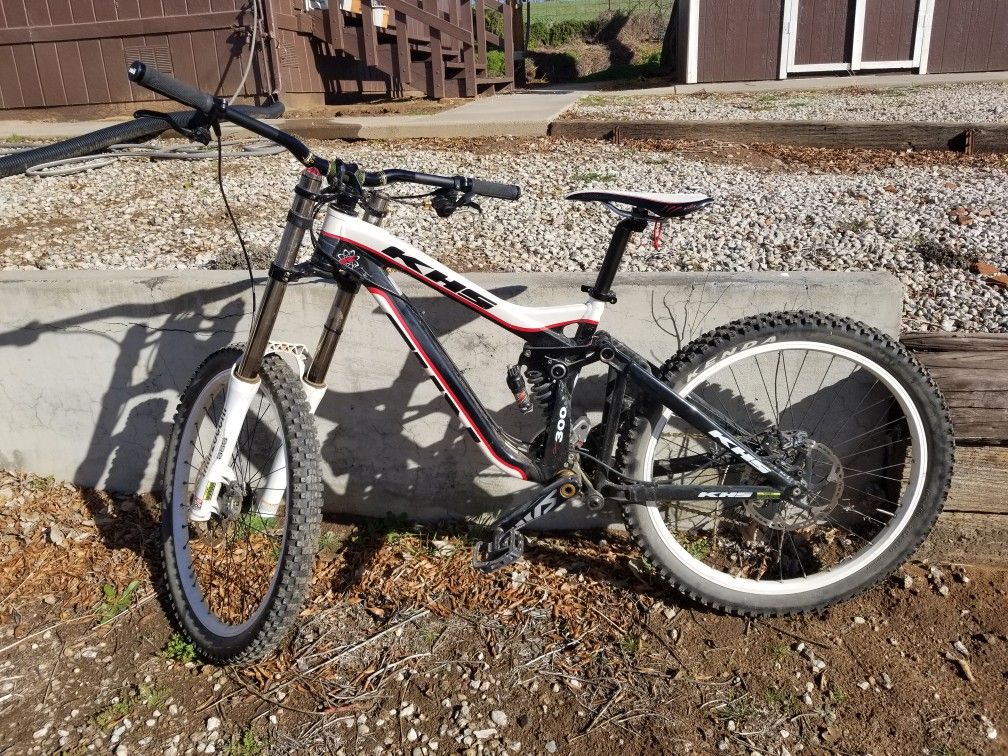 2012 KHS DH300 Mountain bike