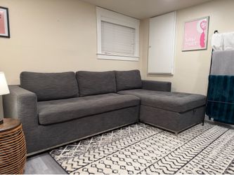 Sectional couch w storage