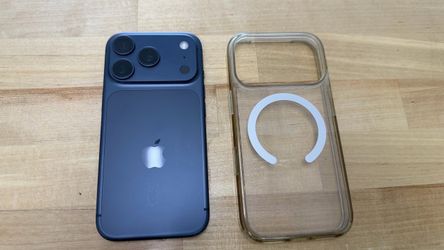 AT&T / Cricket iPhone 17 Pro 512GB Blue Titanium - 100% battery