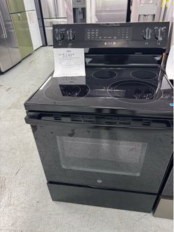GE 30” 5 burner free standing electric convection range in black with air fly