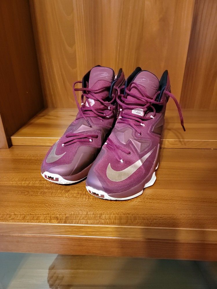Nike Lebron XIII Maroon Red Gold Size 13.5