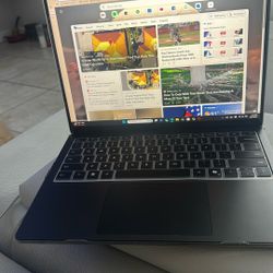 Microsoft Surface Laptop 13.8