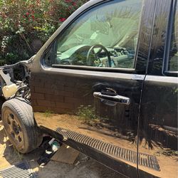 08 chevy avalanche (doors)