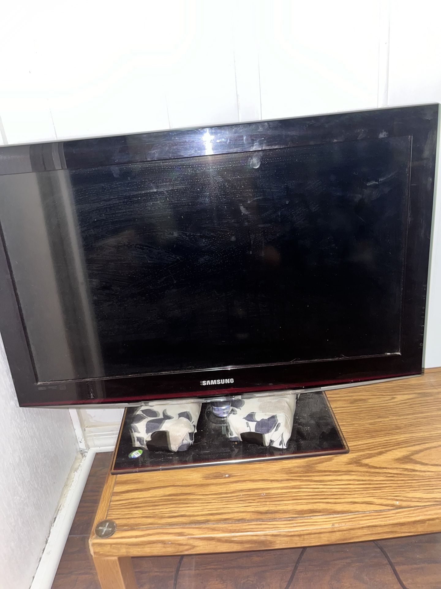 SAMSUNG 38 Inch Tv
