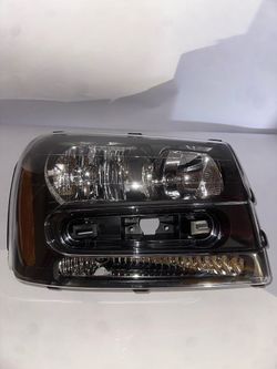 02-09 Chevy Trailblazer 02-06 Chevy Trailblazer EXT Right Passenger Side Black Factory Style Headlight