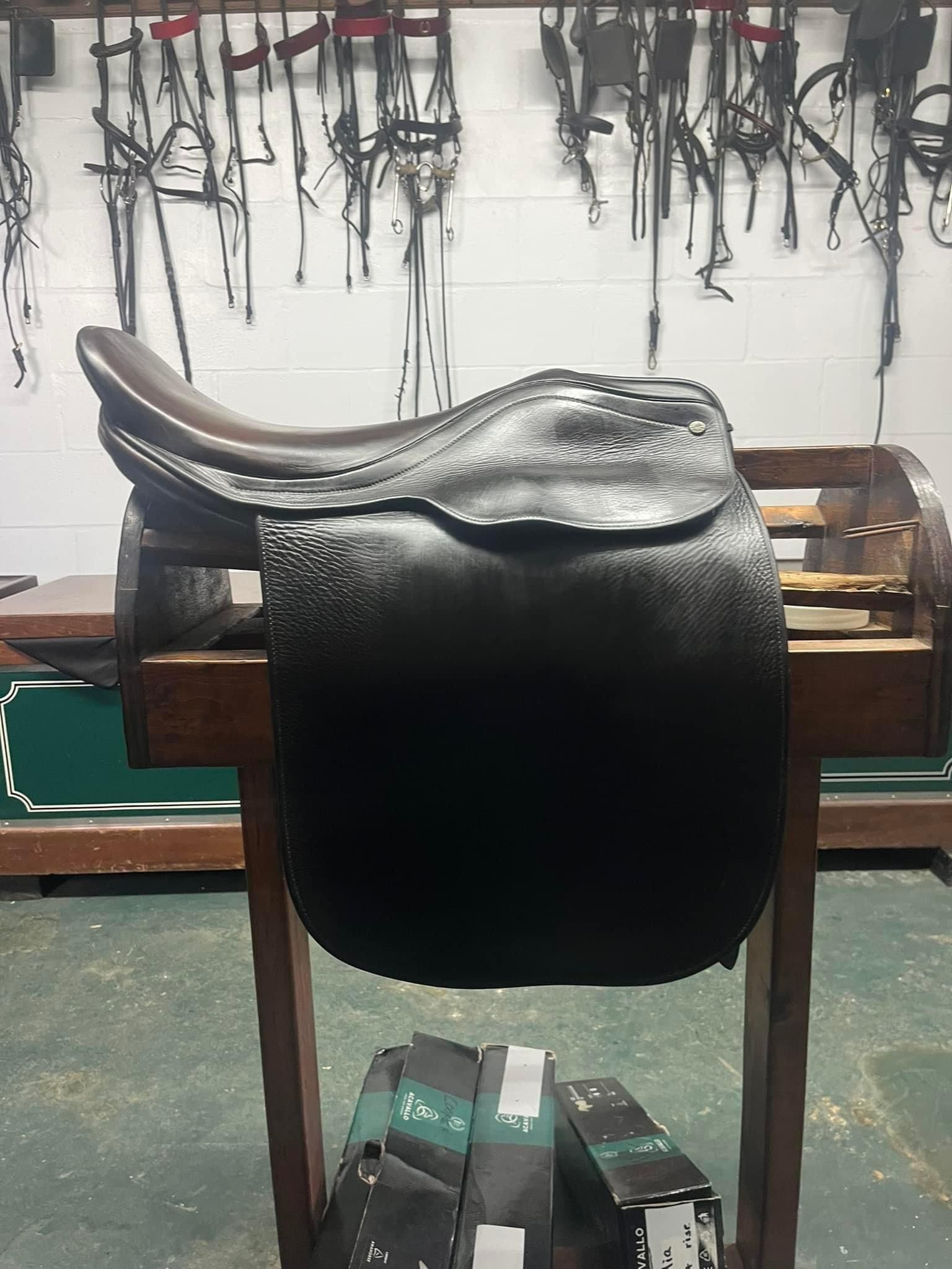 19” Shively MMX  model2000 saddle 