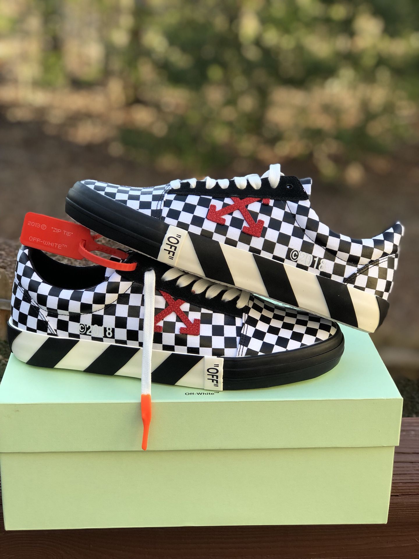 Off-White Vulc Low Checkered size 9.5