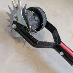 Hand Powered Lawn Edger