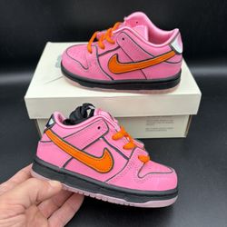 Size 7 - Nike SB Dunk Low The Powerpuff Girls Blossom 2023