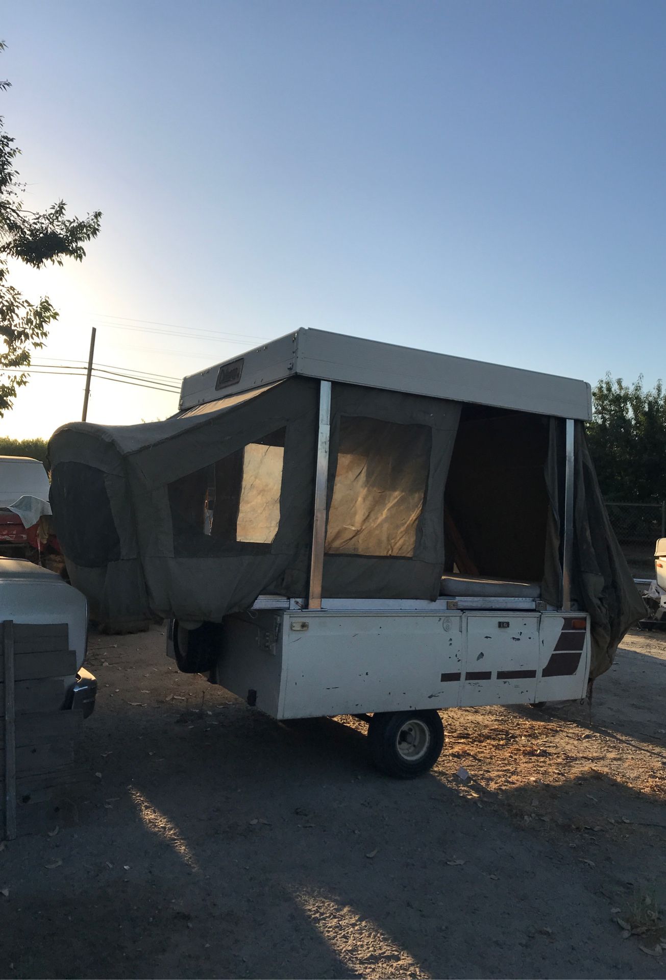 Pop up camper