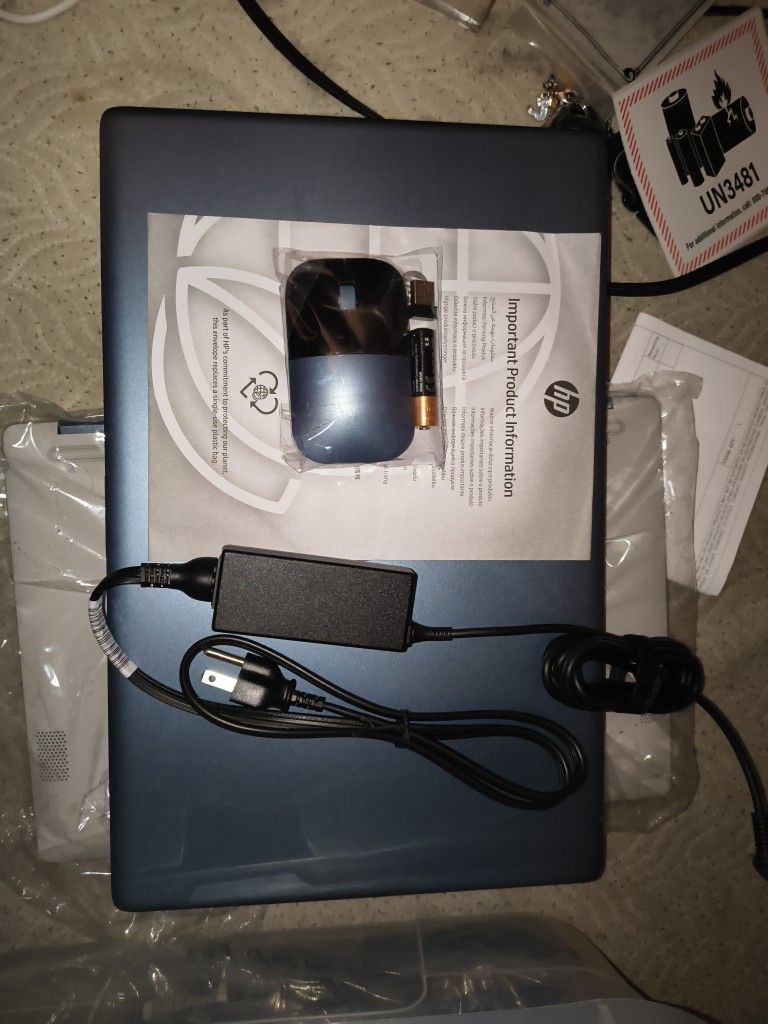 HP - 17 cn0112ds + 17.3", Intel Celeron N4120, 4GB RAM, 128GB SSD - Silver
Model: 