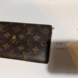 Louis Vuitton Sarah Wallet